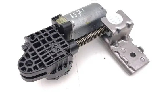 Mercedes-Benz GLE W167 Steering column adjust motor 0390203399