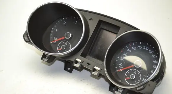 Volkswagen Golf VI Speedometer (instrument cluster) 5K0920860J 1019015153 D0242