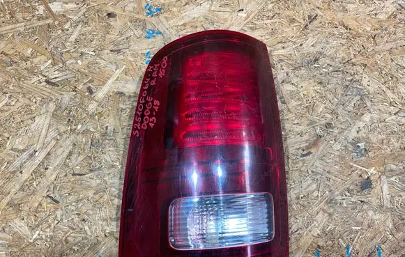 Dodge RAM 1500 DS Rear/tail lights S2510F064-M
