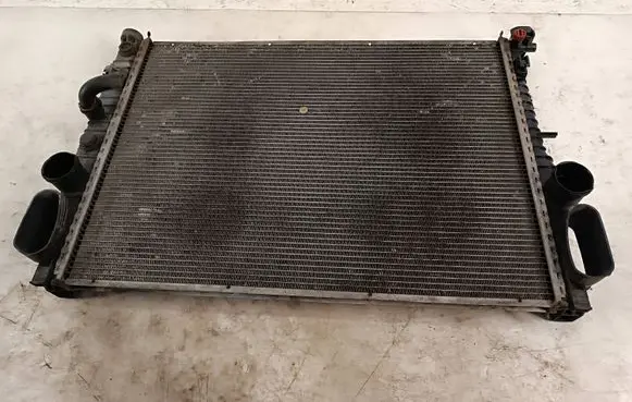 Mercedes-Benz E W211 Coolant radiator A2115001302 A1758