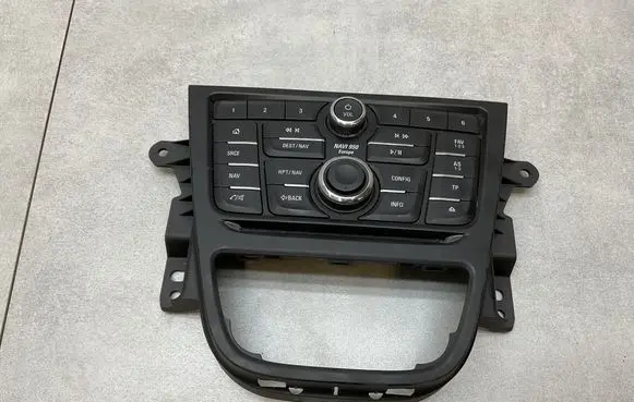 Head unit multimedia control