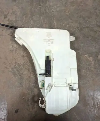 BMW 5 F10 F11 Windshield washer fluid reservoir/tank 13264011 7269663 8050439