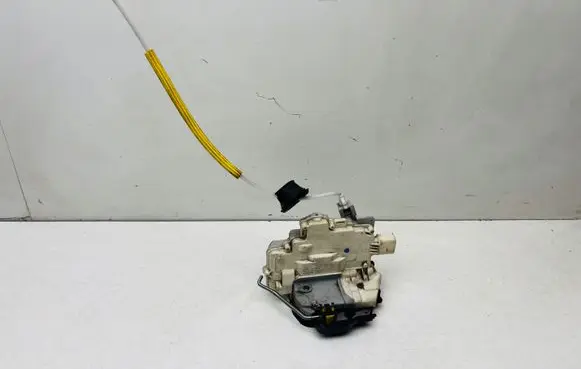 Audi A4 S4 B7 8E 8H Rear door lock 8E0839016AA