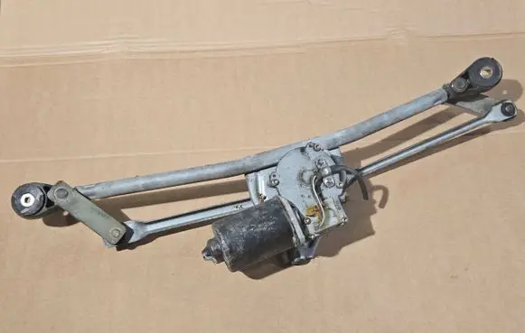 BMW Z3 E36 Front wiper linkage 8389512 8357867