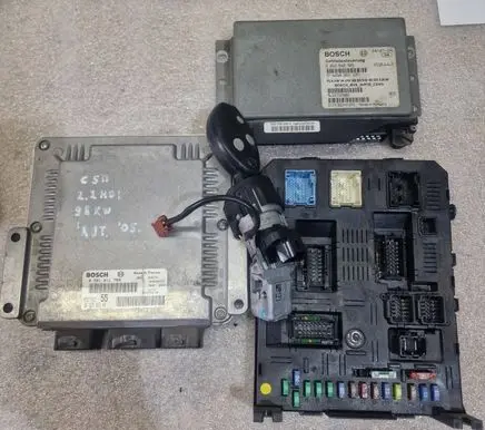 Citroen C5 Engine ECU kit and lock set 0281011780 9640938180 9652966280