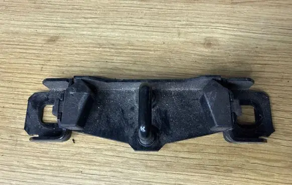 Ford Mondeo MK IV Loading door lock loop/hook striker 3M51R404B12