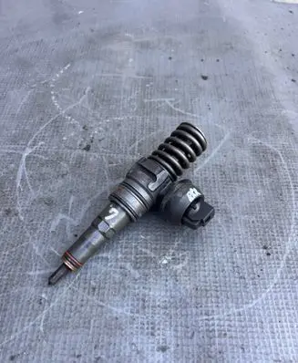 Fuel injector