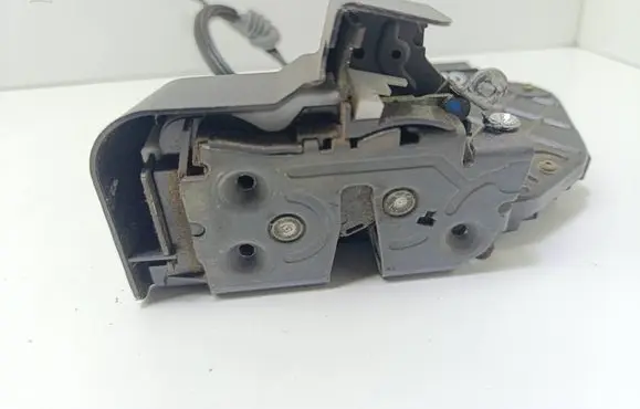 Volvo V50 Front door lock 30699793