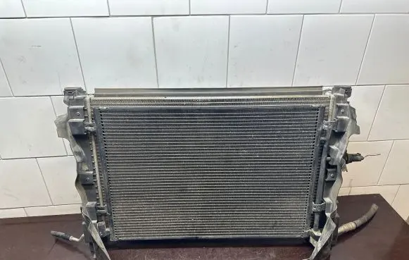 Audi A4 S4 B7 8E 8H Coolant radiator 8E0121251AE