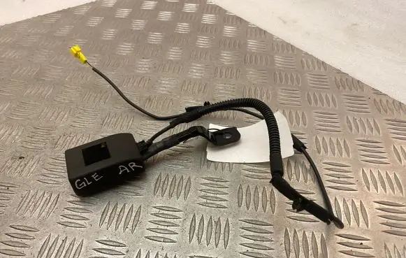 Mercedes-Benz GLE AMG (W166 - C292) Front seatbelt buckle A1668600969