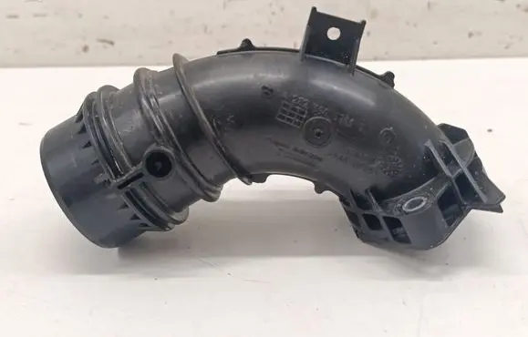 Mercedes-Benz GLB x247 Air intake hose/pipe A2820905700