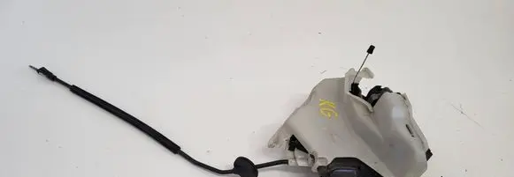 Volkswagen Golf V Rear door lock 