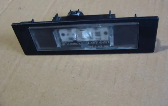 BMW 1 E81 E87 Number plate light 7193294