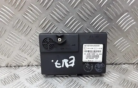 Hyundai i30 Keyless (KESSY) go control unit/module 954002l925