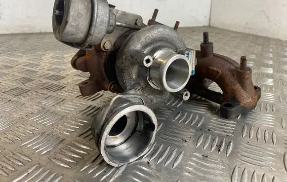 Volkswagen Polo IV 9N3 Turbo 038253014B 50087018 BV39A0019