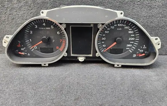 Speedometer (instrument cluster)