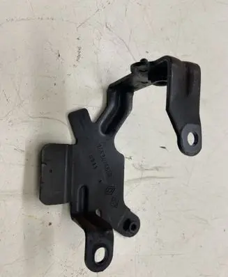 Nissan Juke I F15 Engine mounting bracket 166347486R
