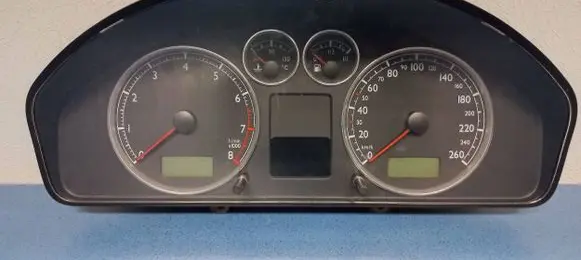 Volkswagen Sharan Speedometer (instrument cluster) 7M3920820G