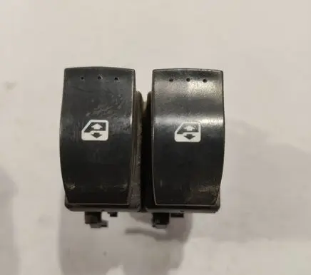 Renault Scenic II - Grand scenic II Electric window control switch 315040A