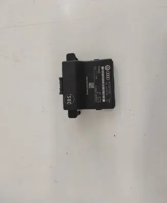 Volkswagen Golf V Gateway control module 1K0907530F 1K0907951