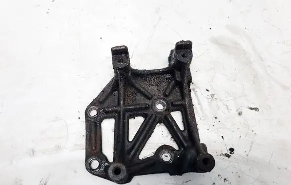 KIA Carnival Engine mounting bracket