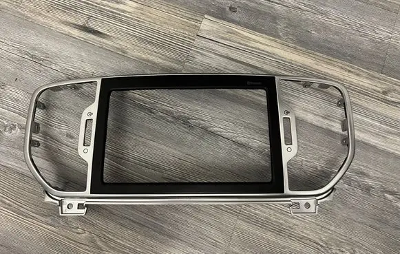 Radio/GPS head unit trim