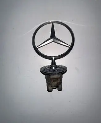 Mercedes-Benz C W203 Manufacturer badge logo/emblem