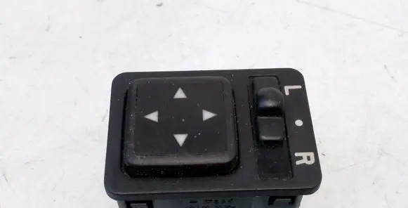 Mitsubishi Carisma Wing mirror switch 03220000 MR114081