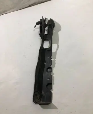 Ford Focus Fender mounting bracket 4M51A024A6