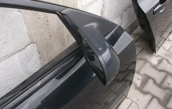 Mazda 3 Front door electric wing mirror