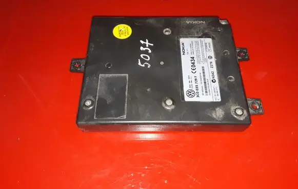 Volkswagen PASSAT B6 Bluetooth control unit module 3C0035729F 00104AE87FA0 0530667