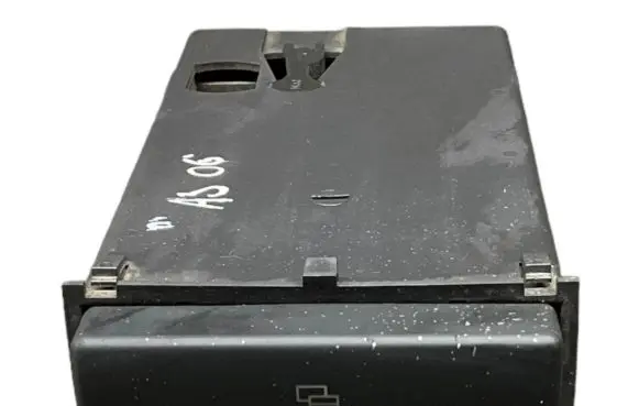 Audi A3 S3 A3 Sportback 8P Dashboard storage box/compartment 8P0941561