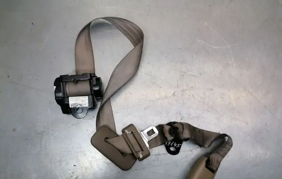 Chrysler 300M Middle seatbelt (rear) E141052
