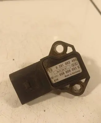 Volkswagen Touran II Air pressure sensor 038906051C 0281002401 06072AS7