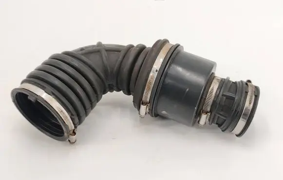 Opel Insignia A Turbo air intake inlet pipe/hose 22945619 4013405A 464918663