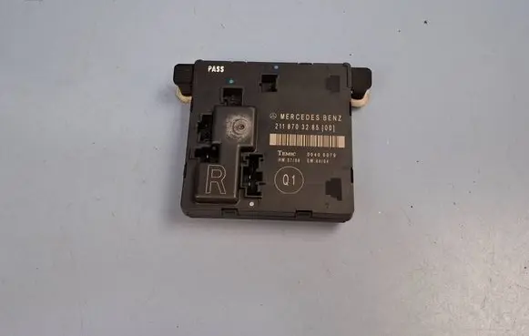 Mercedes-Benz E W211 Door control unit/module 2118703285