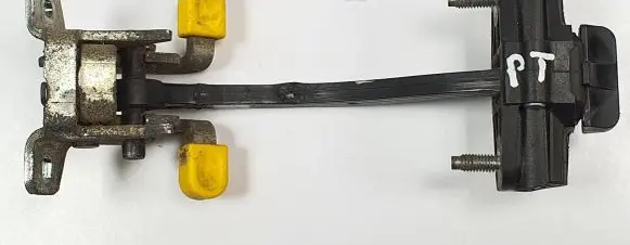 Fiat Fiorino Rear door check strap stopper