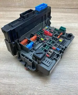 BMW 1 E81 E87 Fuse module 9119446