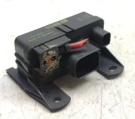 Mercedes-Benz Sprinter W906 Glow plug pre-heat relay 51799029