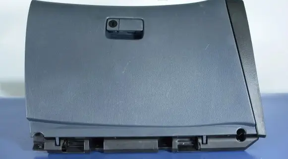 Nissan Primera Glove box
