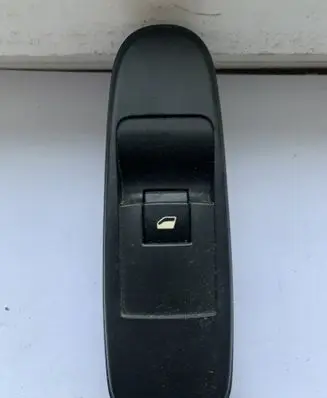 Citroen C4 I Picasso Electric window control switch 96639377ZD