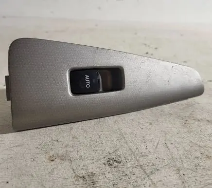 Toyota Corolla Verso AR10 Electric window control switch 7427213040