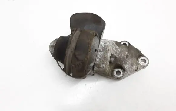 Volvo XC90 Engine mount bracket 8686517