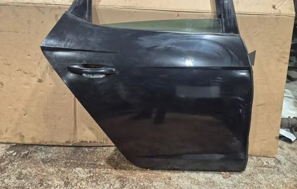 Seat Leon (5F) Rear door