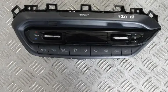 Hyundai i20 Active Climate control unit 97250-Q0211