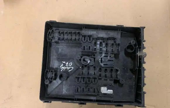 Volkswagen Caddy Fuse box set 0652390081 0652390081E 1K0937802