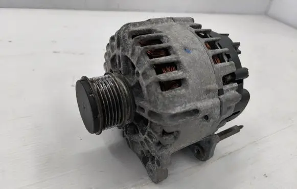Skoda Octavia Mk2 (1Z) Generator/alternator 03L903023F