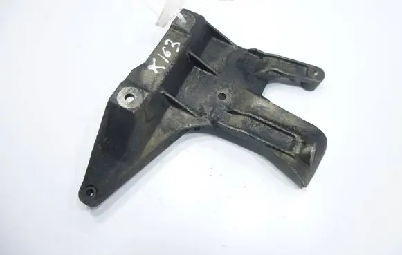 Audi A4 S4 B7 8E 8H Engine mounting bracket 03G131159B