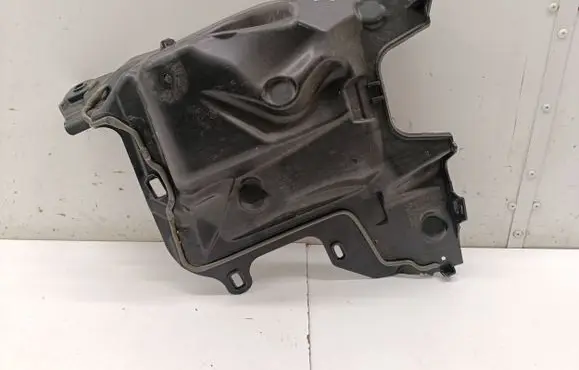 Mercedes-Benz GLE W167 Other engine bay part A1676204601