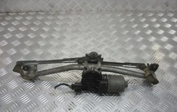 Volkswagen Polo IV 9N3 Front wiper linkage 